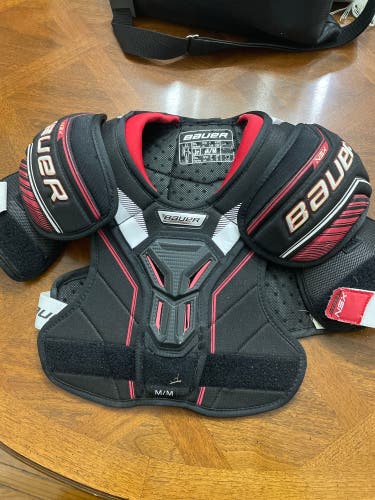 Junior Medium Bauer NSX Shoulder Pads