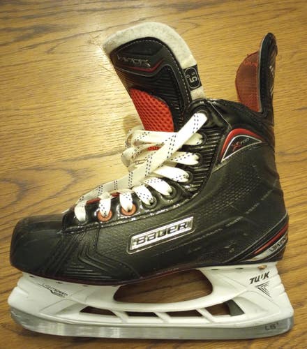 Hockey Skates size 5.5 Bauer Vapor X700