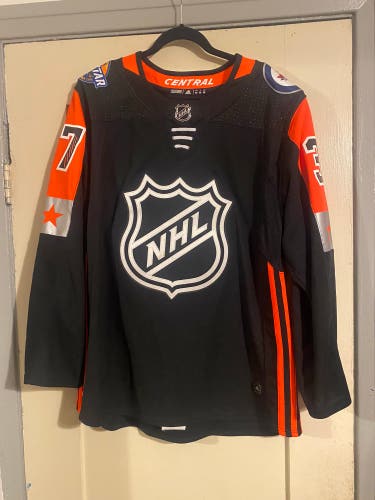 Connor Hellebuyck 2018 All Star jersey