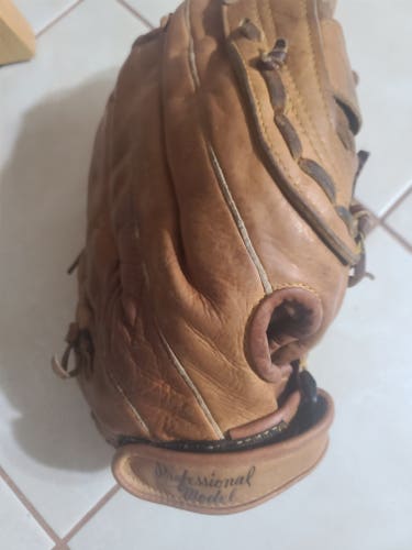 Used Right Hand Throw Nokona Baseball Glove 12"