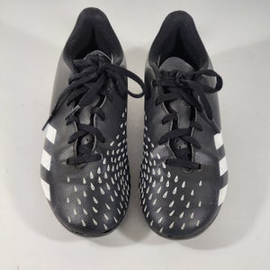 Adidas Predator Freak .4 Firm Ground Boys Size 5 Black/White Soccer Cleats Shoes