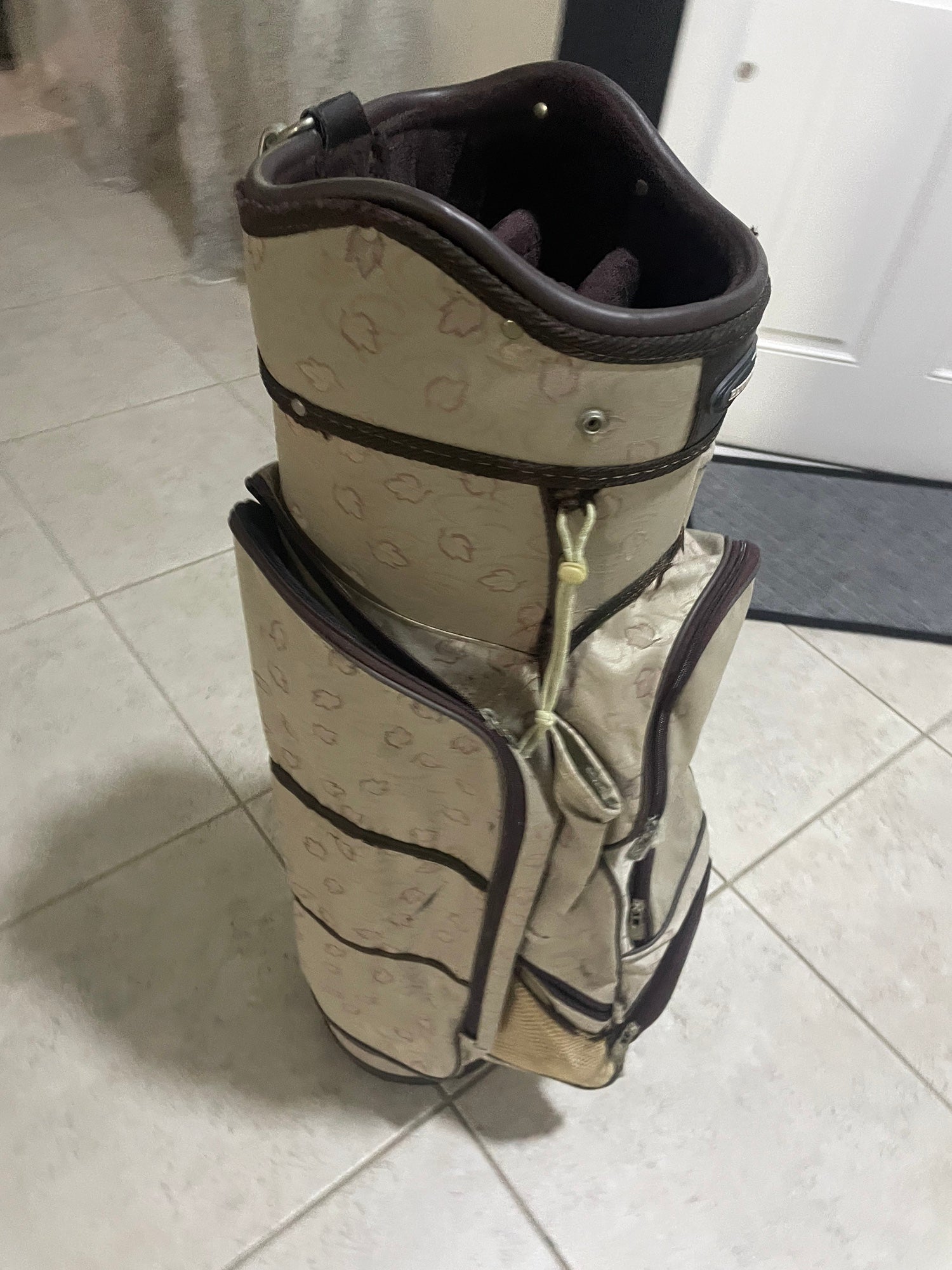 lv golf bag price
