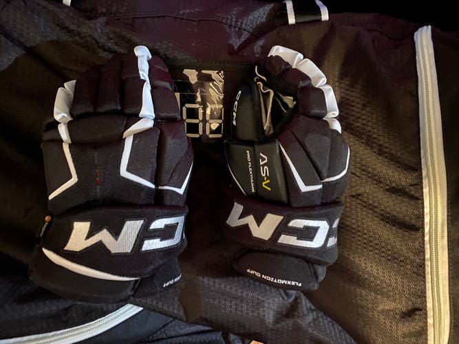 CCM Tacks ASV Hockey Gloves