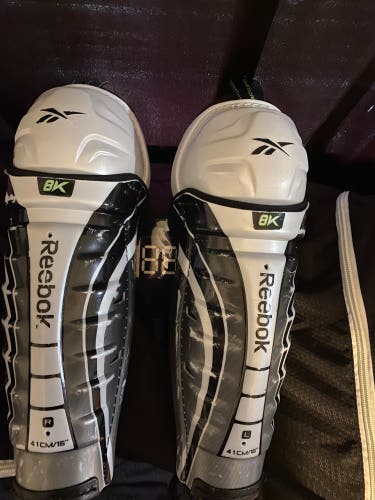 Used Reebok  8K Shin Pads