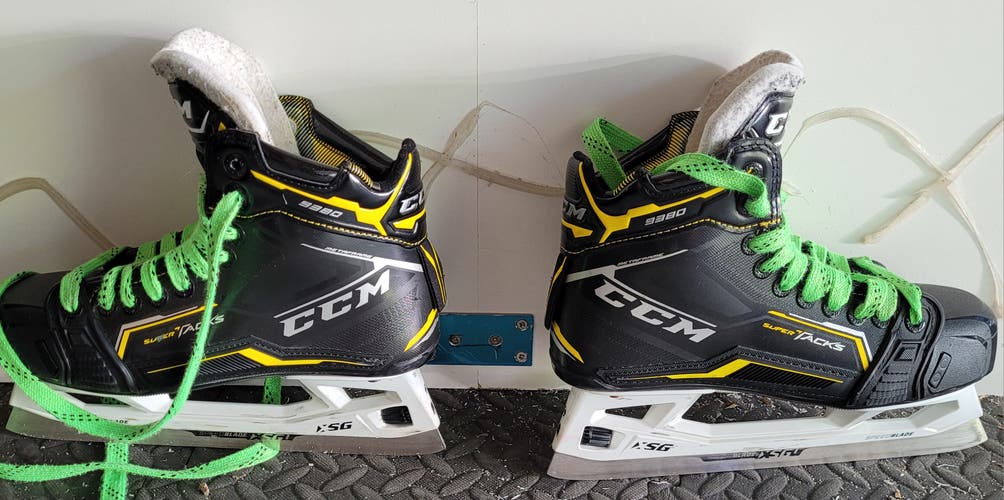 Senior Used CCM Super Tacks 9380 Hockey Goalie Skates Regular Width Size 6.5