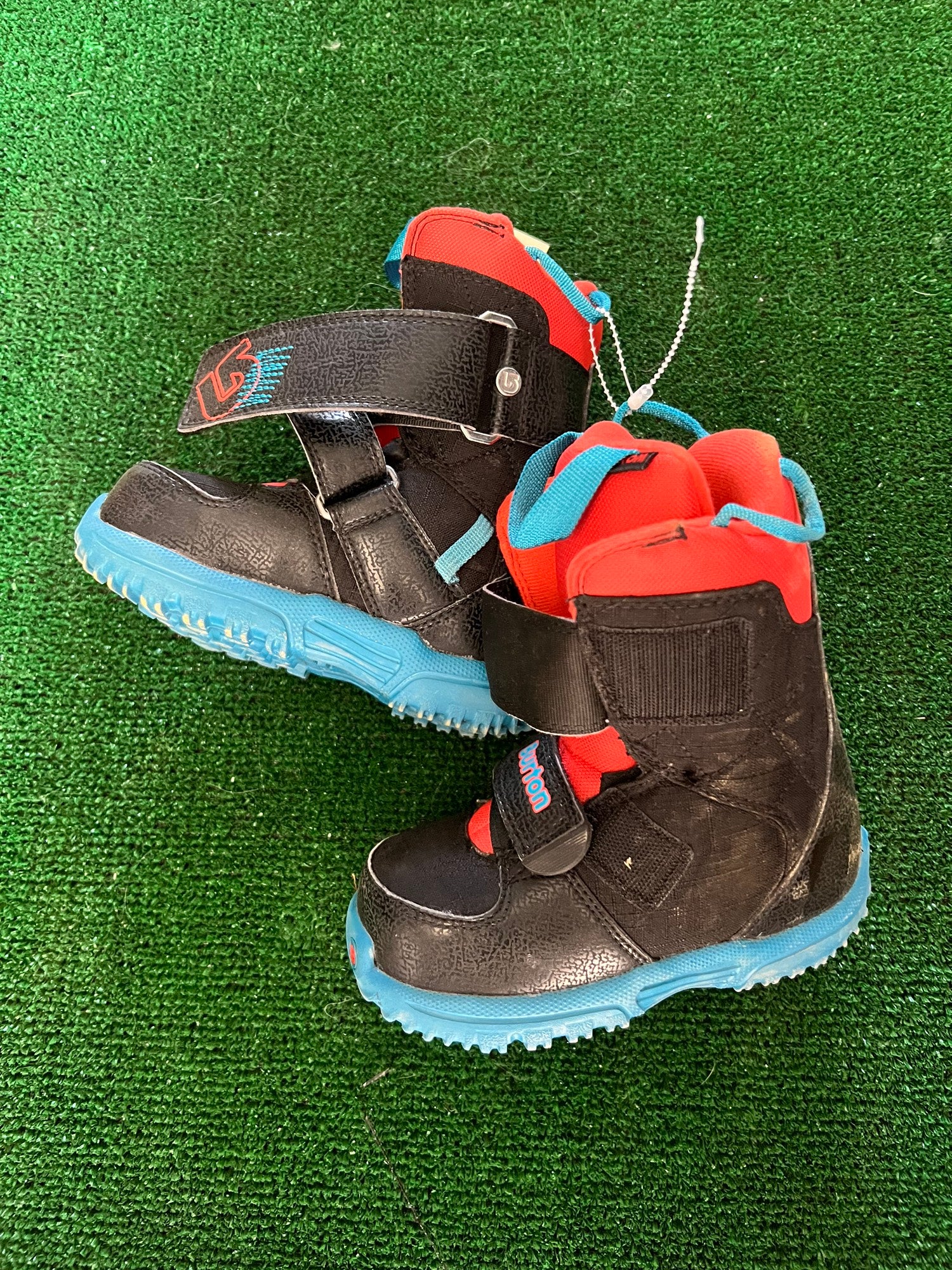 Used Youth 9.0 Burton Snowboard Boots Soft All Mountain SidelineSwap