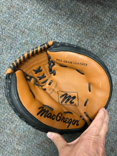 Macgregor BBCMPROX 32” Catchers Mitt Glove