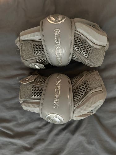 Large Maverik Rome Arm Pads - Grey