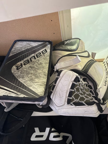 Used Bauer X900 Glove/Blocker Set