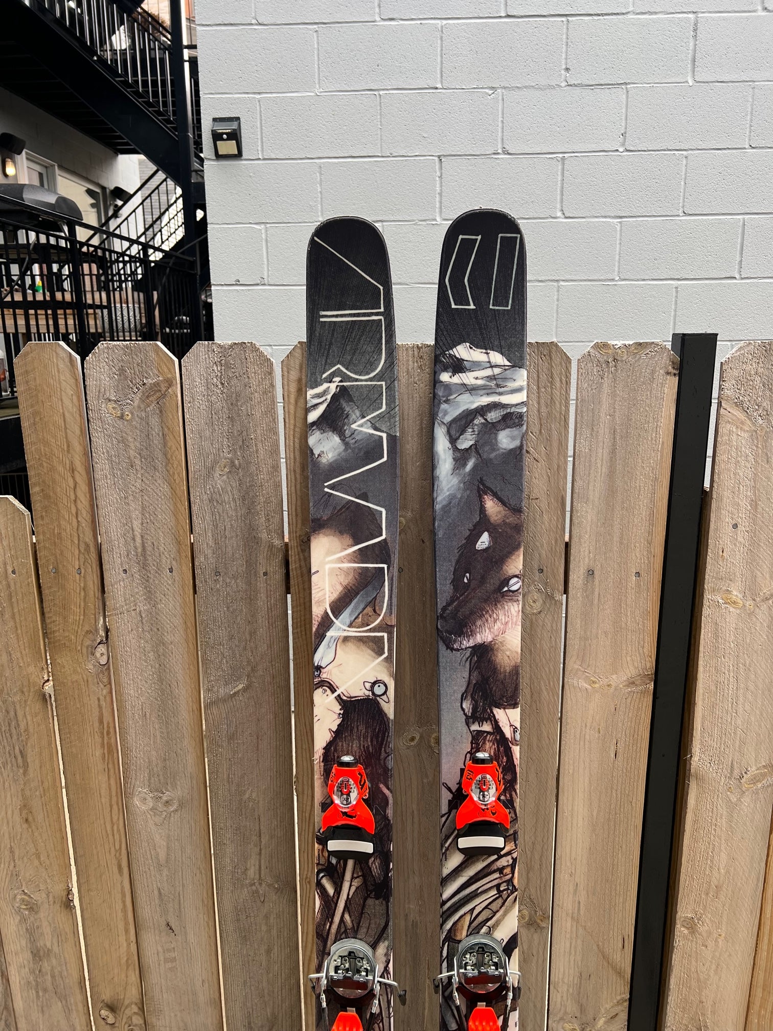 Armada JJ 2.0 Skis w Look Pivot 18 Bindings 600 OBO SidelineSwap