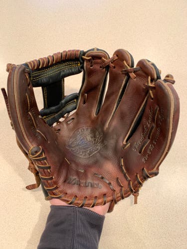 Mizuno GCP 55S2- RHT Infield 11.75" Baseball Glove