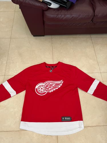 New Detroit red wings fanatics jersey size XL