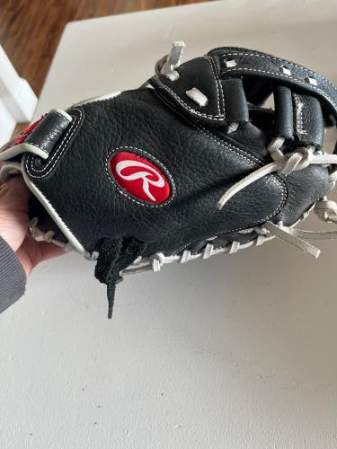 Like New Rawlings Storm 32.5 Catcher Glove
