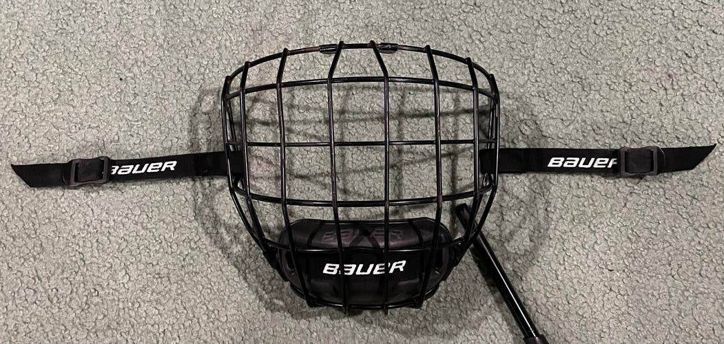 Used Small Black Bauer Full Cage Profile II Facemask