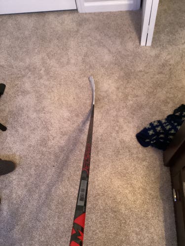 Senior Right Handed P28  Jetspeed FT4 Pro Hockey Stick *Rare*