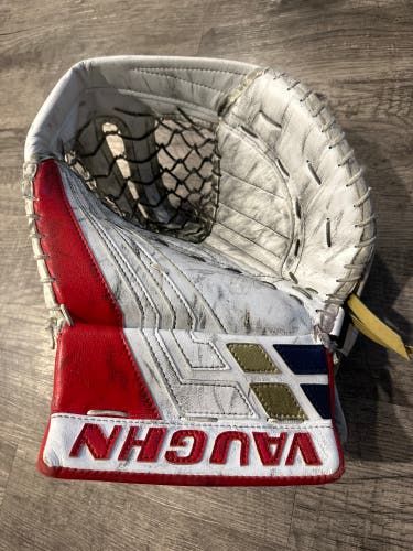 Used Velocity VE8 Goalie Pro Stock LH Catching Glove Chris Driedger