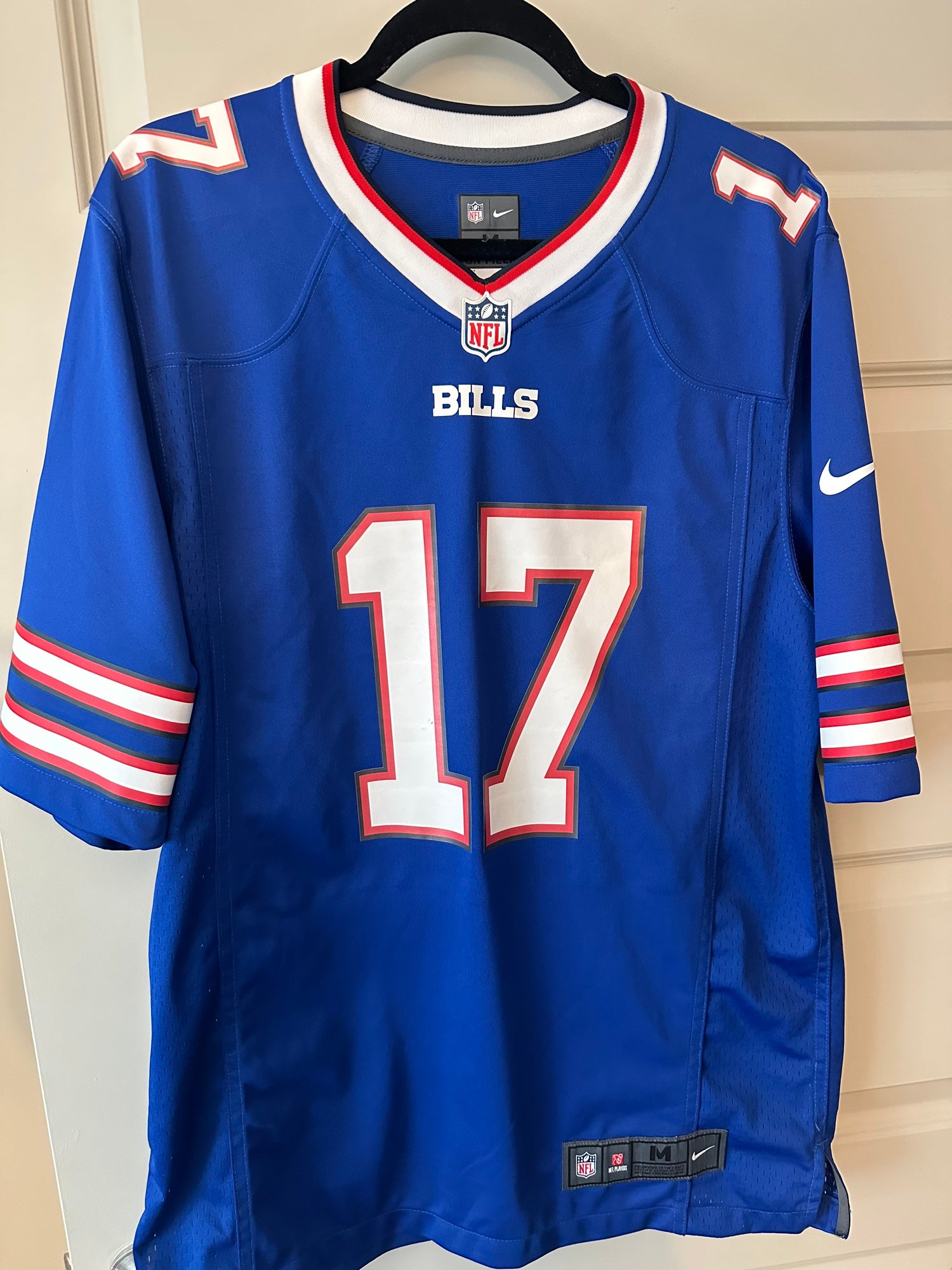 Josh Allen Buffalo Bills Nike Men's Dri-Fit NFL Limited Football Jersey in White, Size: XL | 31NMBBLR81F-EY0