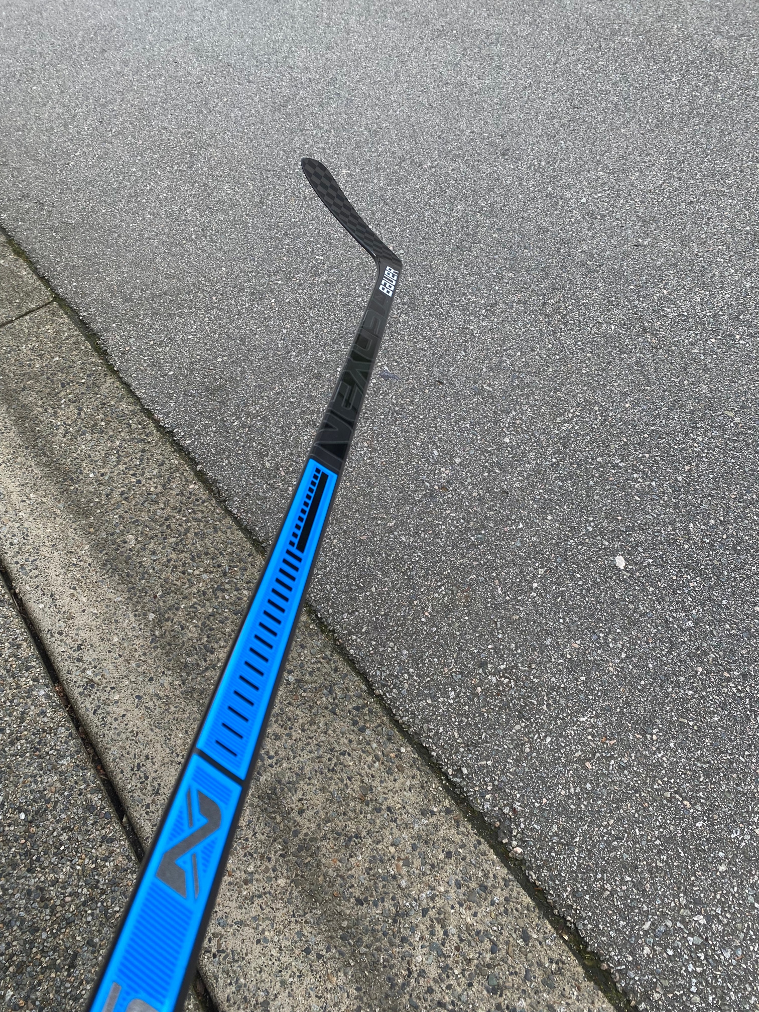Like NEW Bauer Nexus League Hockey Stick (P88/65. flex)