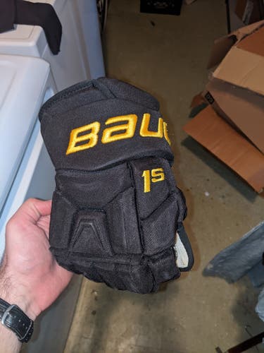 Canucks Retro Bauer Supreme 1S Gloves 14" Pro Stock