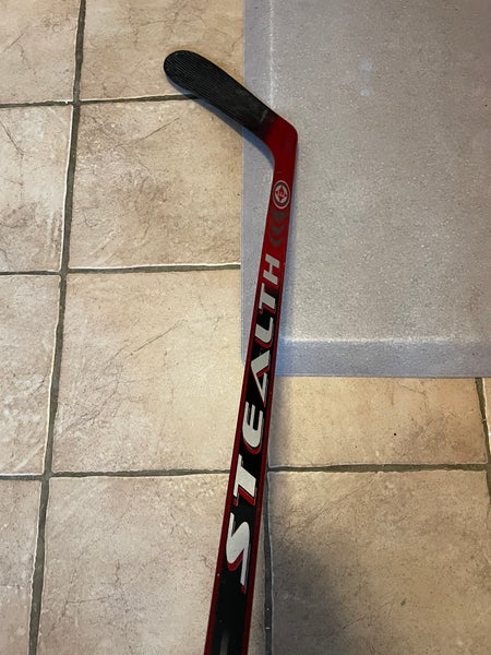 EASTON Mako II Grip Hockey Stick- Int