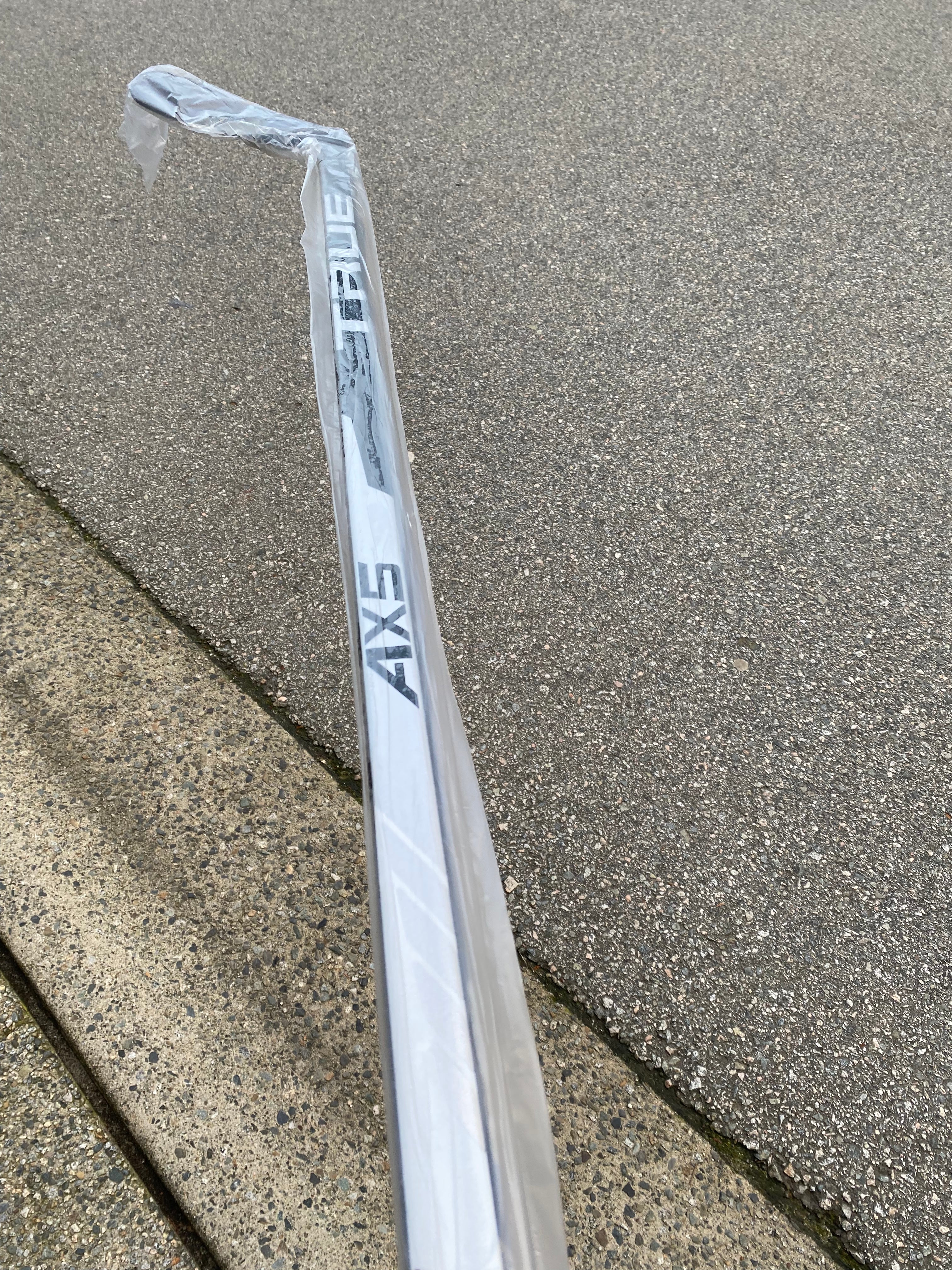 4 Pack NEW Easton Synergy 650 Hockey Stick (P92/60 flex) | SidelineSwap