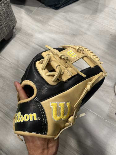 2023 Infield 11.5" A2000 Baseball Glove