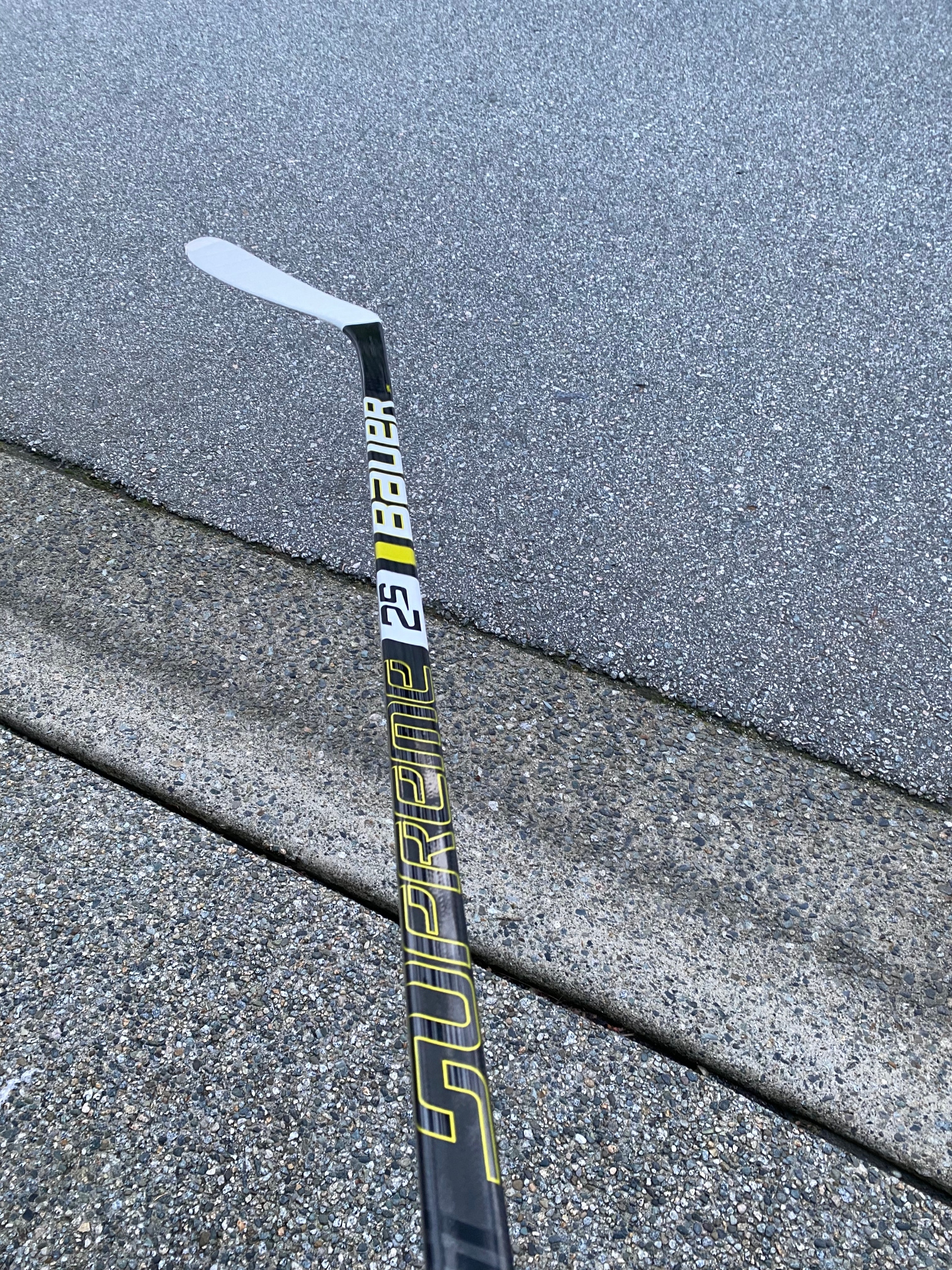 Like NEW Bauer Supreme 2S Hockey Stick (P92, 65 flex)