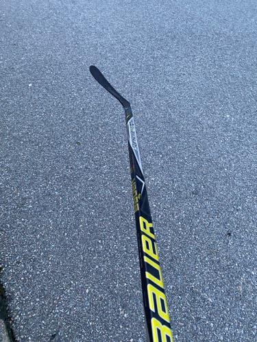 Like NEW Bauer Supreme S170 Hockey Stick (P28/60 flex)