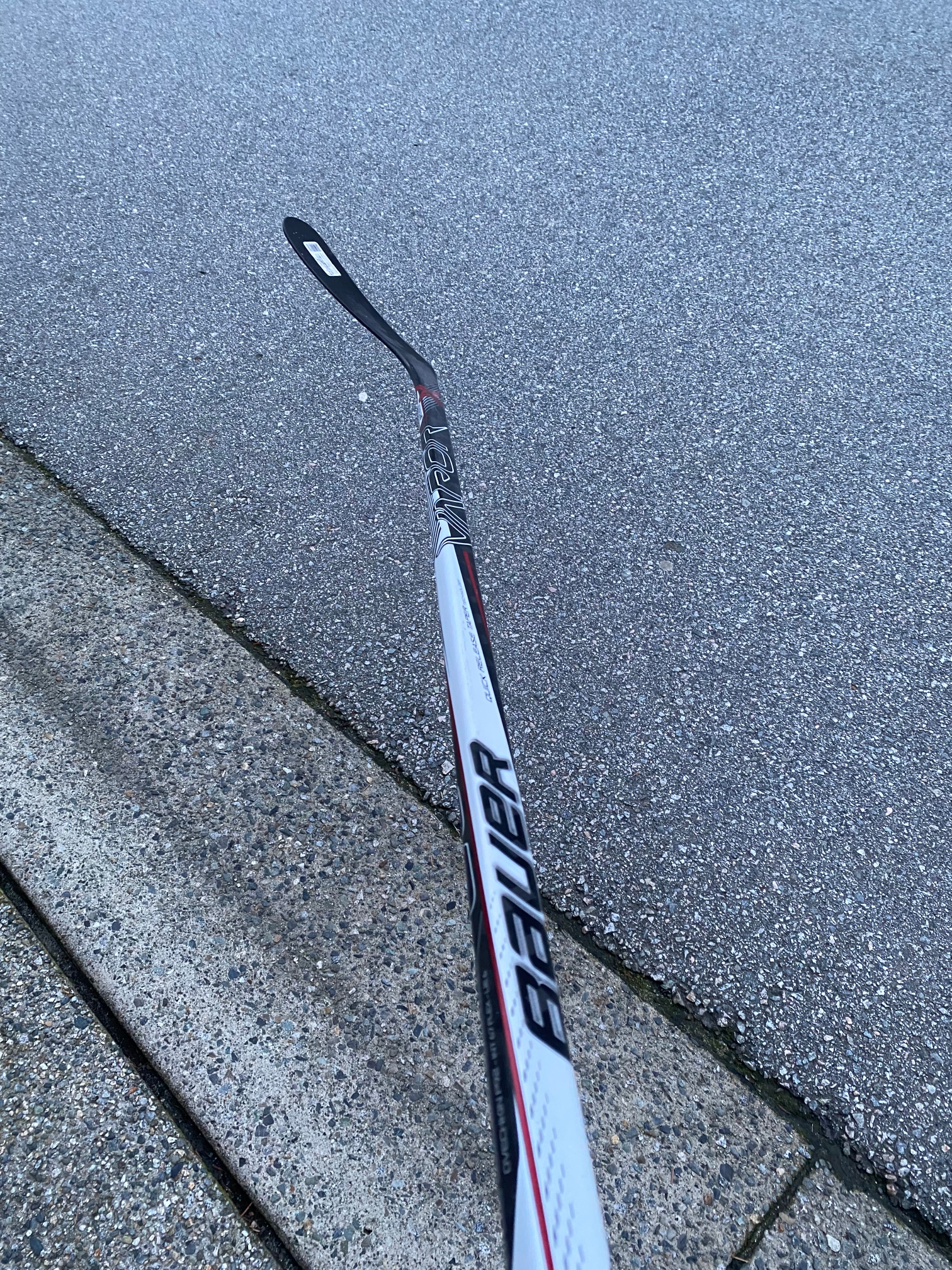 Like NEW Bauer Vapor X700 Hockey Stick (P92/67 flex)