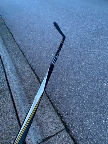 NEW Easton Stealth C7.0 Hockey Stick (P92/65 flex)