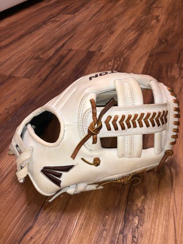 Easton Professional Collection Softball Glove