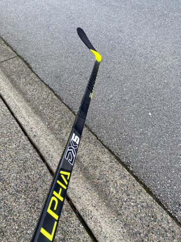 Warrior Alpha DX5 Hockey Stick (W28/75 flex)