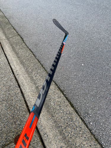 NEW Warrior Covert QRE10 Hockey Stick (W28/63 flex)