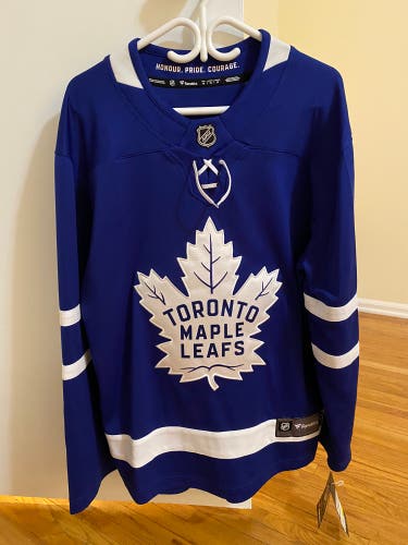 NWT Fanatics Adult NHL Toronto Maple Leaf's Jersey