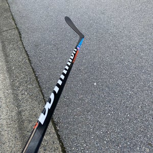 NEW Warrior Covert QRE 20 PRO Hockey Stick (W28/70 flex)