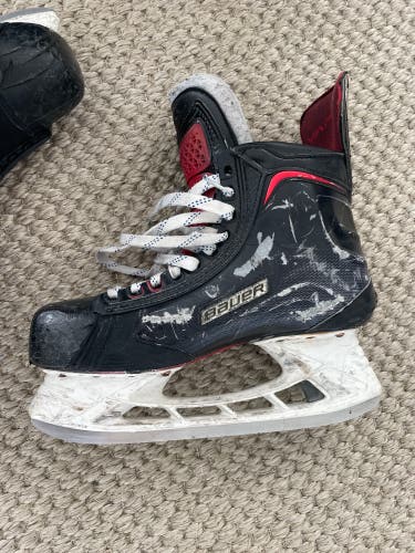 Used Bauer Regular Width  Size 10.5 Vapor 1X Hockey Skates
