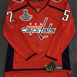 New With Tags Washington Capitals Stanley Cup Champions Women’s Fanatics Jersey ( #25 Smith-Pelly )