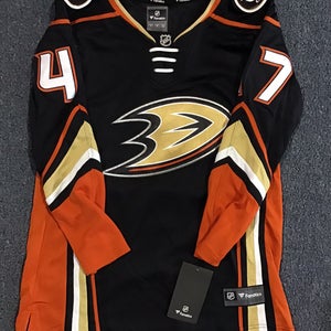 New With Tags Anaheim Ducks Women’s Fanatics Jersey ( #47 Lindholm )