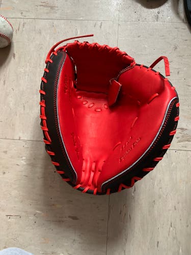 Right Hand Throw 34" Signiture Series Baseball Glove