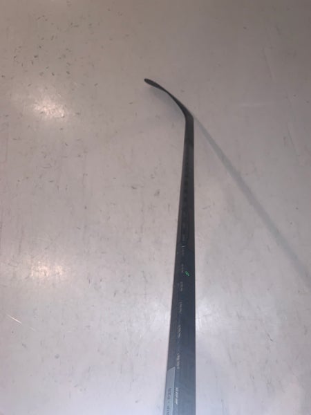 Senior Right Handed P28 Trigger 6 Pro Hockey Stick