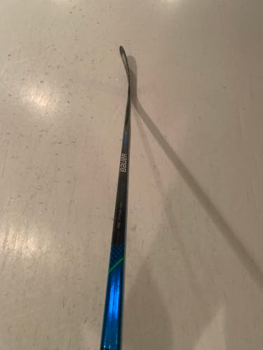 Senior Right Handed P92  Nexus Geo Hockey Stick