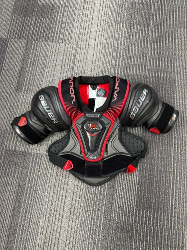 New Medium Bauer  Vapor 1X Lite Shoulder Pads