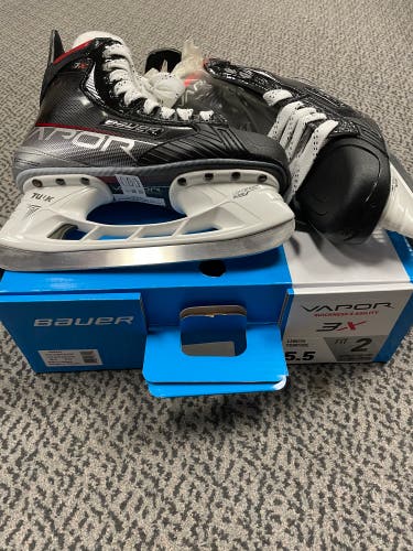 Bauer Vapor 3X size 5.5 Fit 2 skates