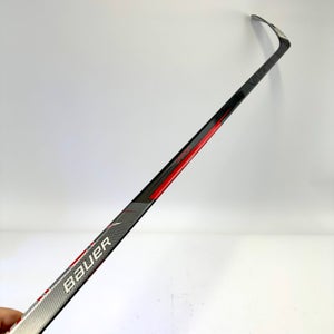 Used Right Handed Bauer Vapor Hyperlite | P28M Curve | 70 Flex