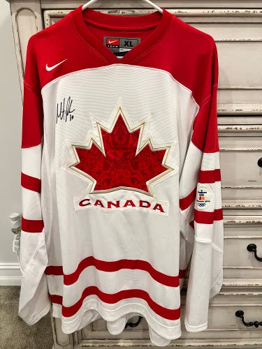 Signed Nike Hockey Jersey 2010 Olympics Team Canada