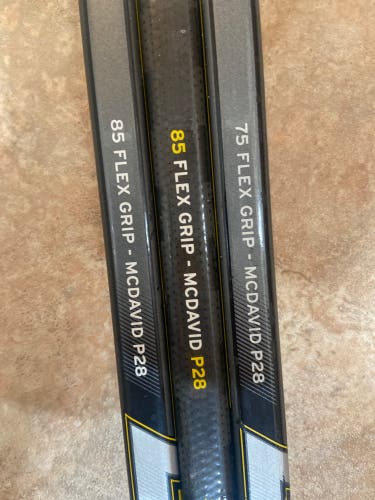 3 Senior Right Handed P28  Super Tacks (1 AS1 ) 9280 Hockey Stick