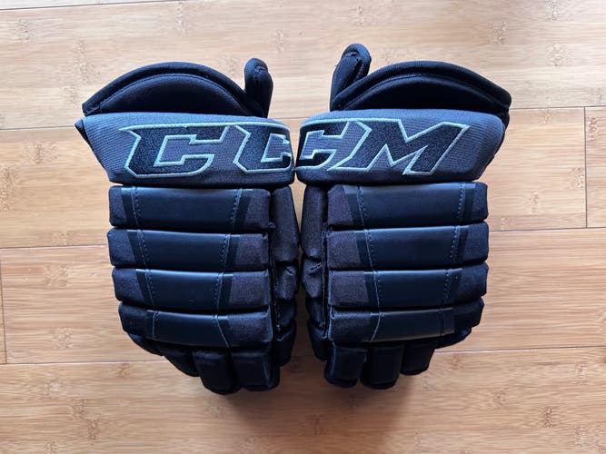 CCM HG97 Tampa Bay Lightning 3rd jersey 14” pro stock gloves