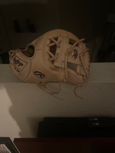 2022 Infield 11.25" Heart of the Hide Baseball Glove