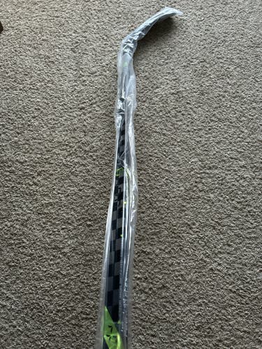 Senior Left Hand P28 Bauer Ag5nt Hockey Stick 77 Flex
