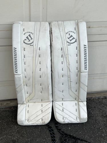 32" Warrior  Ritual G2 Goalie Leg Pads